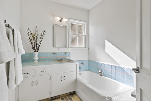 Detail Gallery Image 11 of 19 For 743 N. Janss St., Anaheim,  CA 92805 - 3 Beds | 2 Baths