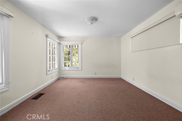 1181 Old Mill Rd, San Marino CA: https://media.crmls.org/medias/4d7bed50-146e-41ab-a1c2-d180d4008432.jpg