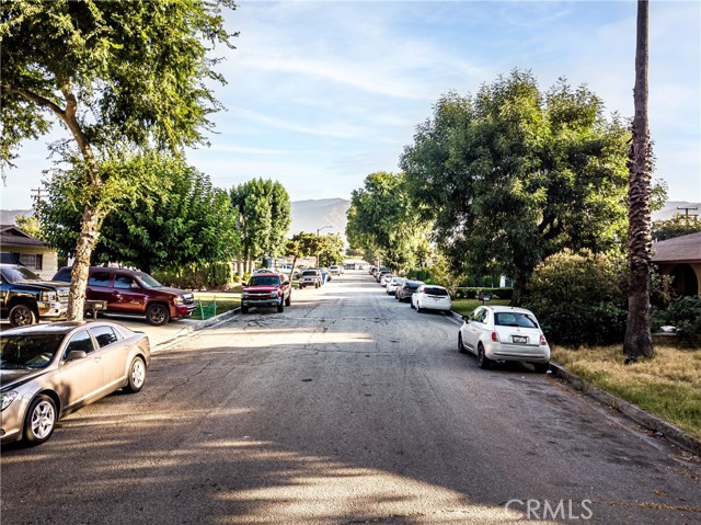 2983 N Alameda Avenue, San Bernardino CA: https://media.crmls.org/medias/4d7ce455-4d82-4871-a562-caa114029cd7.jpg