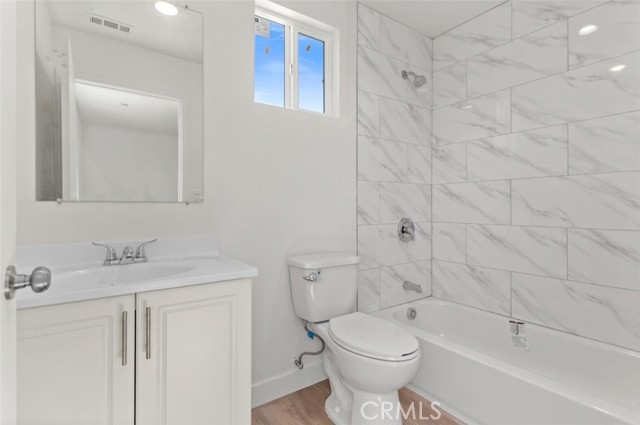 Detail Gallery Image 15 of 45 For 703 W 80th St, Los Angeles,  CA 90044 - 4 Beds | 4 Baths