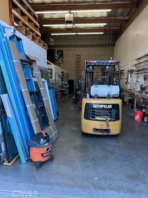 39450 3rd E Street, Palmdale CA: https://media.crmls.org/medias/4d7d10aa-c6f6-4706-9319-9aa27721cca3.jpg