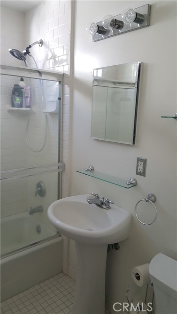 43 Ximeno Avenue, Long Beach CA: https://media.crmls.org/medias/4d7d2f8c-cfaf-4c06-8c5d-93b17743845d.jpg