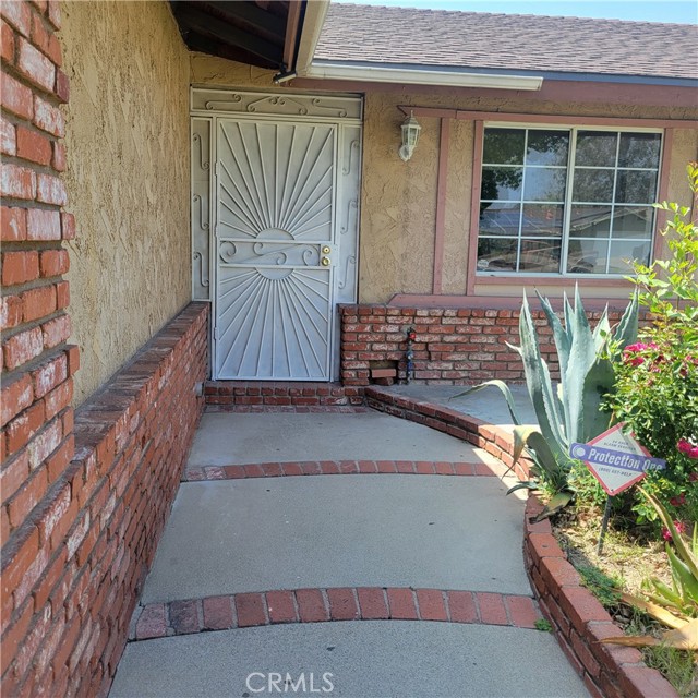 17435 Ramona Avenue, Fontana CA: https://media.crmls.org/medias/4d7de42e-64f2-4b64-9910-5d20d5fcb8a7.jpg