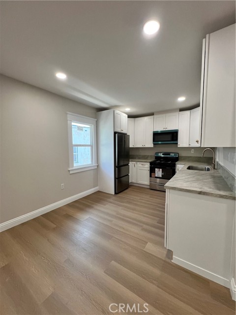 Detail Gallery Image 7 of 28 For 1904 E 2nd #B,  Long Beach,  CA 90802 - 2 Beds | 1 Baths