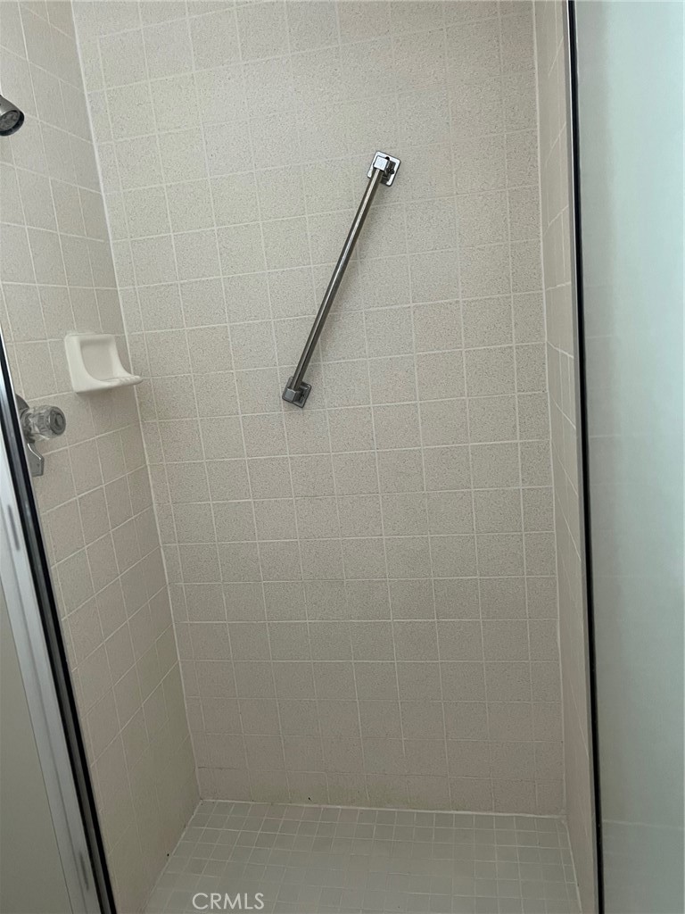 https://media.crmls.org/medias/4d7e3586-b0a5-40ed-a0f9-110295a19c7f.jpg?preset=X-Large