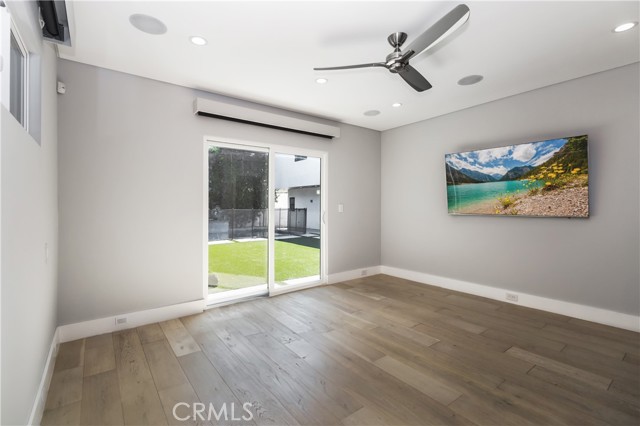 Detail Gallery Image 18 of 47 For 6230 Beeman Ave, North Hollywood,  CA 91606 - 6 Beds | 4/2 Baths