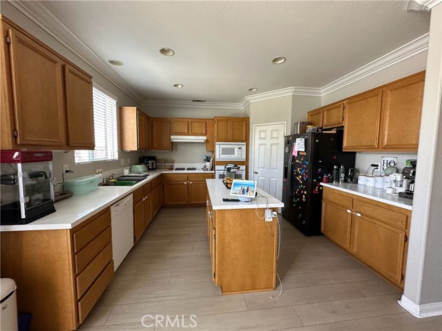 Detail Gallery Image 5 of 26 For 38422 Clearbrook Dr, Murrieta,  CA 92563 - 4 Beds | 3/1 Baths