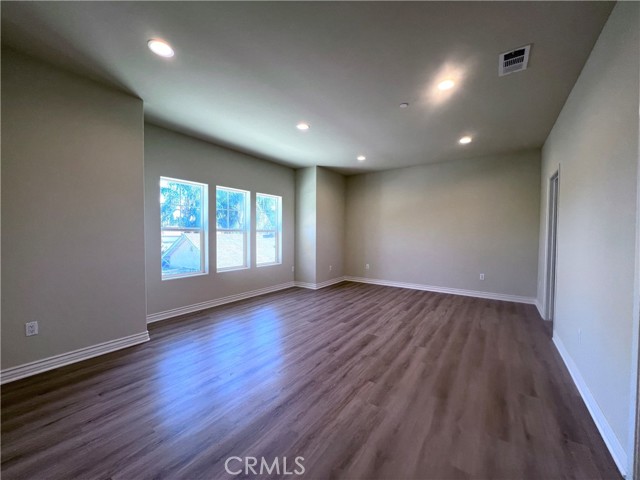 Detail Gallery Image 5 of 16 For 626 E Grand Ave, Pomona,  CA 91766 - 3 Beds | 2/1 Baths