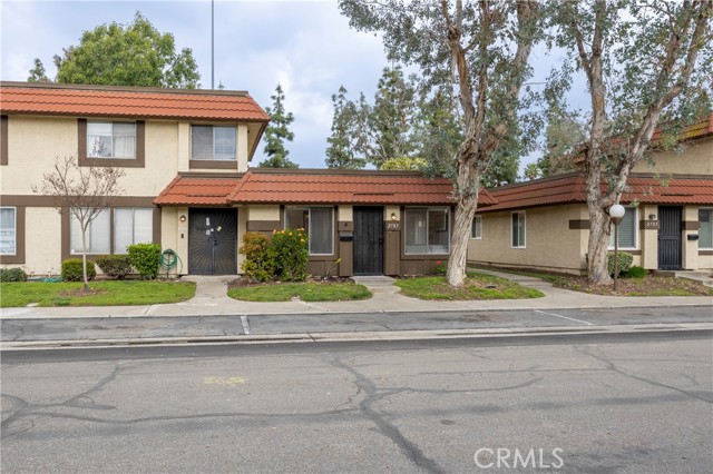 Detail Gallery Image 1 of 1 For 2787 W Pepper Tree Dr, Anaheim,  CA 92801 - 2 Beds | 1 Baths