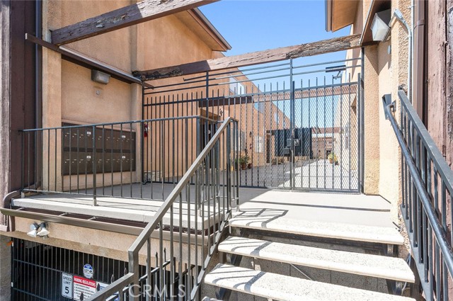 Detail Gallery Image 26 of 30 For 933 N Cedar St #6,  Inglewood,  CA 90302 - 2 Beds | 2 Baths