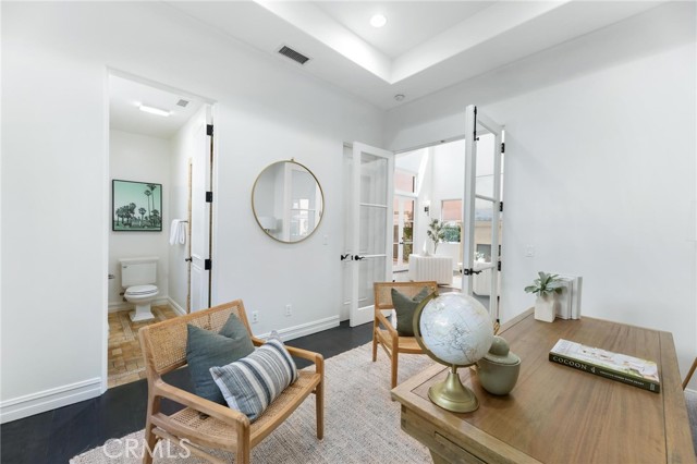 Detail Gallery Image 29 of 64 For 2516 Walnut Ave, Manhattan Beach,  CA 90266 - 5 Beds | 5/1 Baths