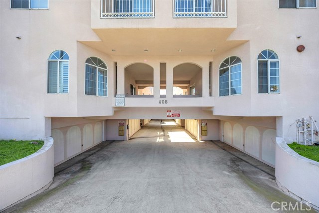 408 W Queen Street, Inglewood CA: https://media.crmls.org/medias/4d80ac9f-22bf-433d-96a7-e95536d31a78.jpg