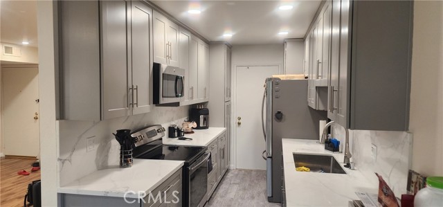 5400 lindley ave#105, Encino CA: https://media.crmls.org/medias/4d8132d7-1e01-47ac-b116-2e2880519976.jpg