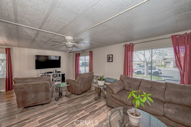 Detail Gallery Image 5 of 22 For 21216 Blue Curl Way #212,  Canyon Country,  CA 91351 - 2 Beds | 2 Baths