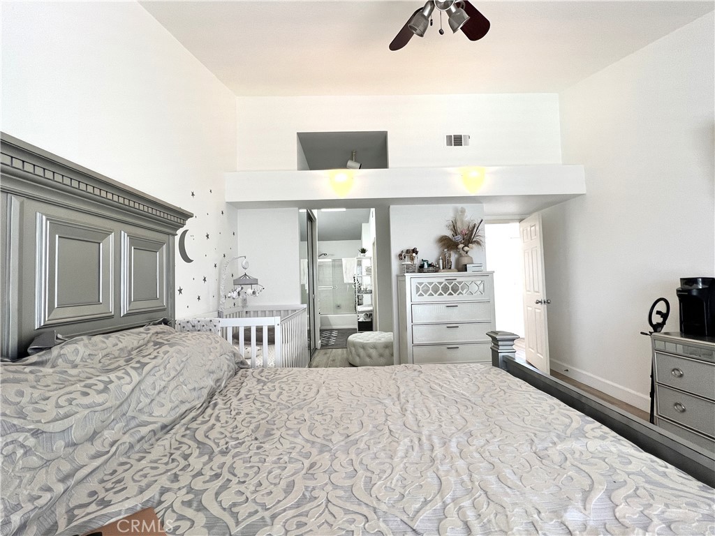 MLS #OC25273791 image #22