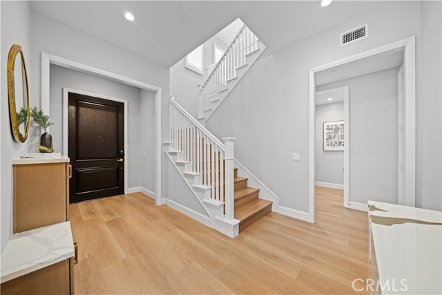 Detail Gallery Image 15 of 55 For 100 Henderson, Irvine,  CA 92620 - 4 Beds | 4/1 Baths