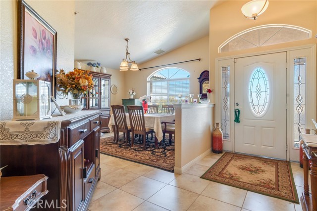 Detail Gallery Image 12 of 55 For 23465 Cherokee Rd, Apple Valley,  CA 92307 - 5 Beds | 3/1 Baths