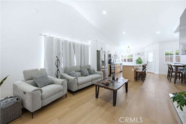 Detail Gallery Image 5 of 44 For 7652 Plumaria, Fontana,  CA 92336 - 3 Beds | 2 Baths