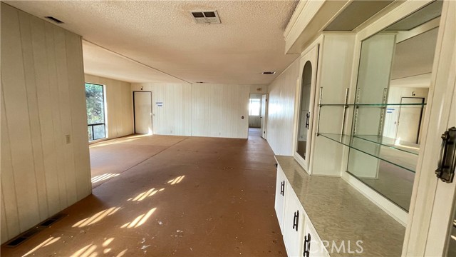 Detail Gallery Image 10 of 23 For 119 Poinsettia Gardens Dr #119,  Ventura,  CA 93004 - 2 Beds | 2 Baths