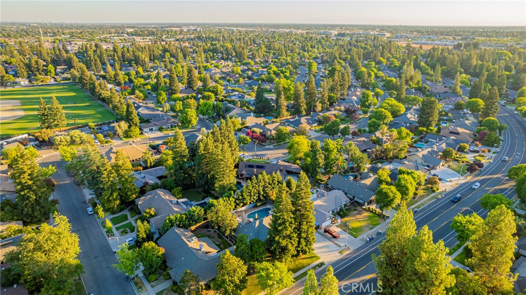 https://media.crmls.org/medias/4d83bffe-4422-4229-a82f-7956e86d3f31.jpg?preset=X-Large
