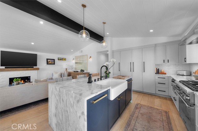 3212 N Poinsettia Avenue, Manhattan Beach CA: https://media.crmls.org/medias/4d846809-a86c-4b4b-aba5-e9a9e52c07a4.jpg