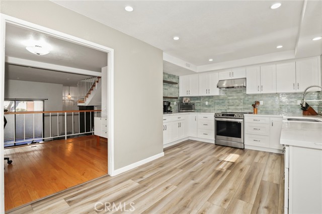 Detail Gallery Image 13 of 41 For 10201 Mason Ave #19,  Chatsworth,  CA 91311 - 2 Beds | 2/1 Baths