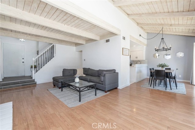 Detail Gallery Image 7 of 30 For 1546 Holly Ct, Thousand Oaks,  CA 91360 - 3 Beds | 2/1 Baths