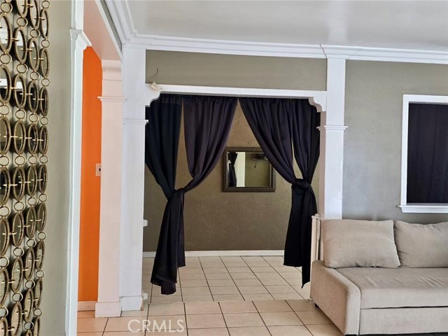 722 N Philadelphia Street, Anaheim CA: https://media.crmls.org/medias/4d853dc9-48e3-4087-b548-cb2d2af6b6a8.jpg