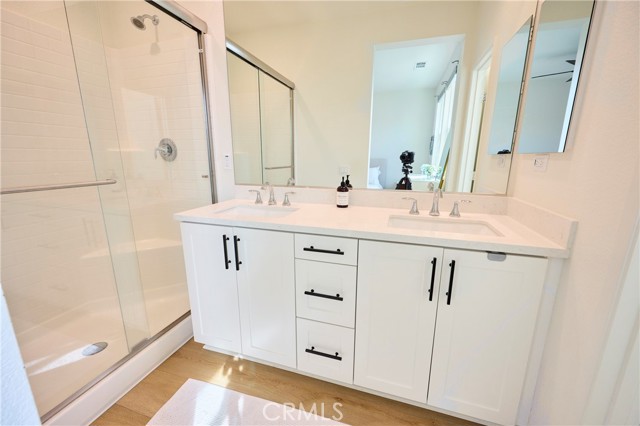 Detail Gallery Image 13 of 33 For 1128 via Lucero, Oceanside,  CA 92056 - 3 Beds | 3/1 Baths