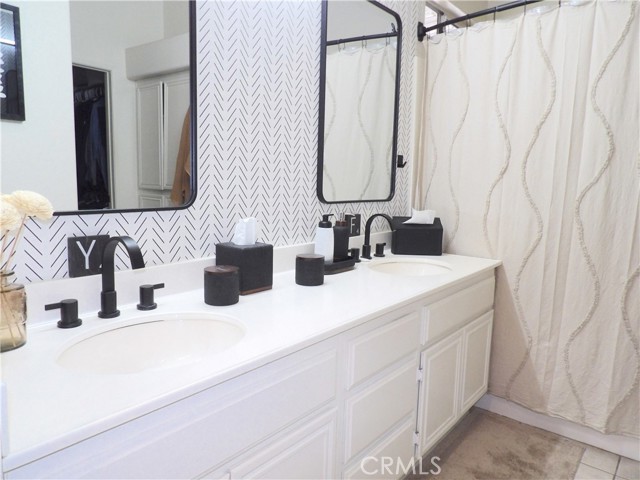 Detail Gallery Image 15 of 26 For 4012 Larkspur Ave, Rialto,  CA 92377 - 4 Beds | 2 Baths