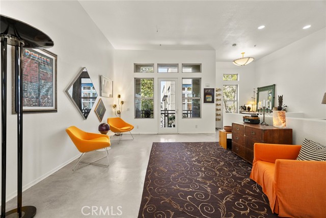 253 N Bush Street, Santa Ana CA: https://media.crmls.org/medias/4d873227-3ce9-48fa-9d7e-f2a174f0a246.jpg