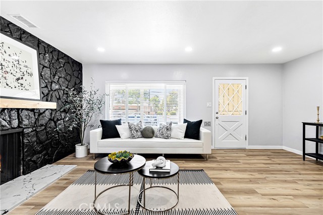 Detail Gallery Image 11 of 75 For 12748 Paramount Bld, Downey,  CA 90242 - 6 Beds | 3 Baths
