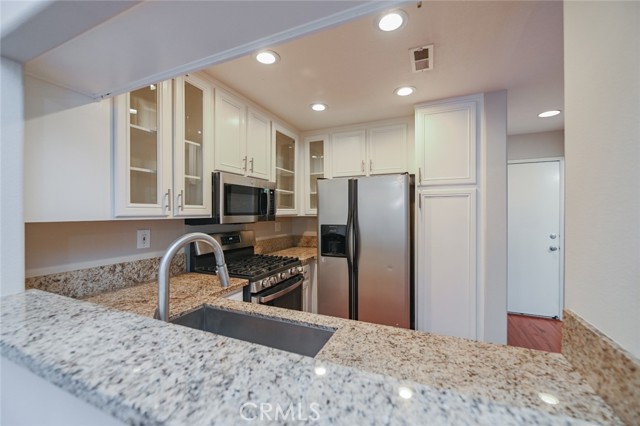 Detail Gallery Image 7 of 29 For 28 Southwind, Aliso Viejo,  CA 92656 - 3 Beds | 2/1 Baths