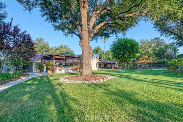 6695 N Van Ness Boulevard, Fresno CA: https://media.crmls.org/medias/4d89d670-b23d-4363-a303-b52223c942b9.jpg