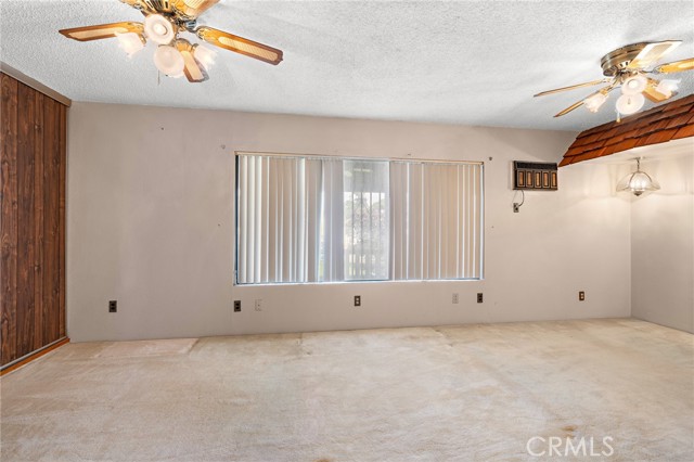 9649 Grace Street, Fontana CA: https://media.crmls.org/medias/4d8a5267-4ea1-49ed-96da-4b759e0c7c4d.jpg
