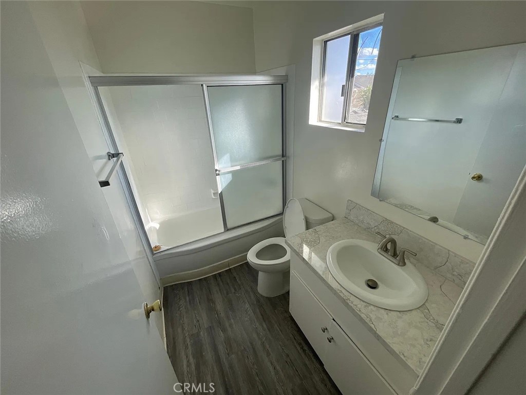 https://media.crmls.org/medias/4d8b0878-7369-41ce-98c8-f5757b16b98f.jpg?preset=X-Large