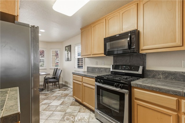 Detail Gallery Image 7 of 36 For 1525 La Sierra St, Merced,  CA 95348 - 3 Beds | 2 Baths