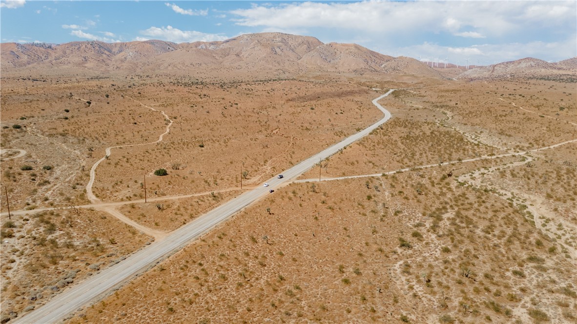 Detail Gallery Image 1 of 13 For 0 Tehachapi Willow Springs Road, Rosamond,  CA 93560 - – Beds | – Baths