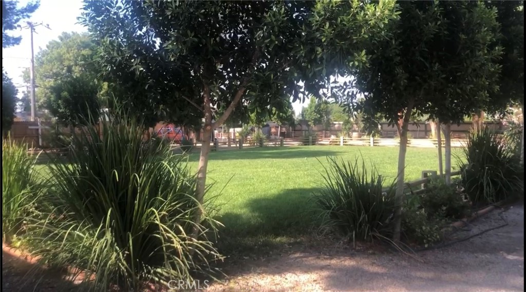 https://media.crmls.org/medias/4d8eccf9-b607-465a-a9d7-012b68c95382.jpg?preset=X-Large