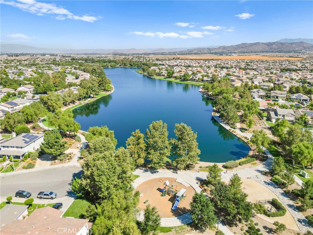 https://media.crmls.org/medias/4d8ed14a-3a62-496e-91fa-d6727f37bee0.jpg?preset=X-Large