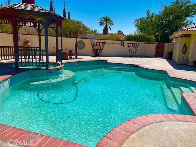 16407 Koda Road, Apple Valley CA: https://media.crmls.org/medias/4d8fd52f-79fb-46f8-b8cb-c3df17723880.jpg