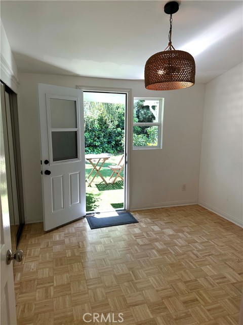Detail Gallery Image 12 of 18 For 20808 Martha St, Woodland Hills,  CA 91367 - 3 Beds | 2 Baths