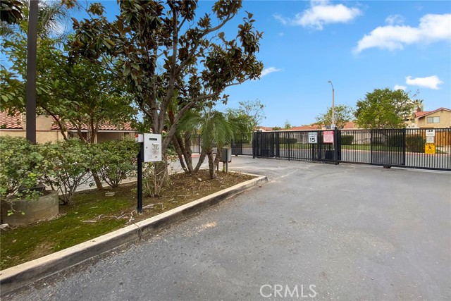 2373 Weatherwood Rd., Corona CA: https://media.crmls.org/medias/4d9068b6-a526-4350-8341-46bf7715a0b5.jpg