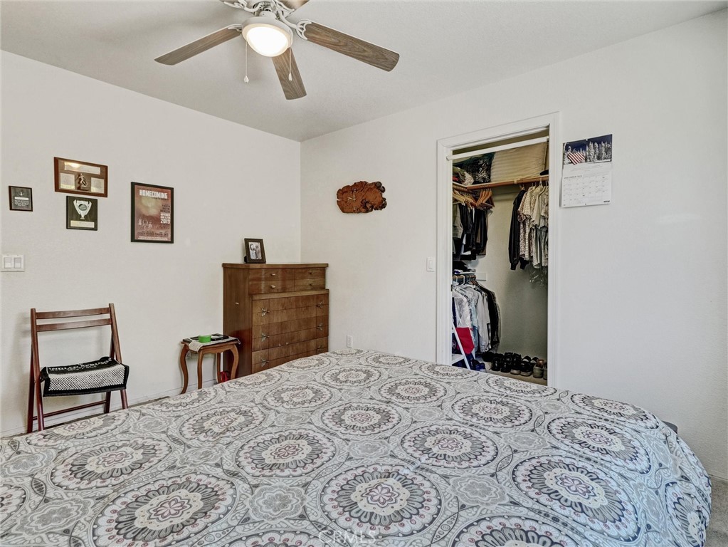 https://media.crmls.org/medias/4d908f3b-94b7-4229-a641-2f37b42426f5.jpg?preset=X-Large