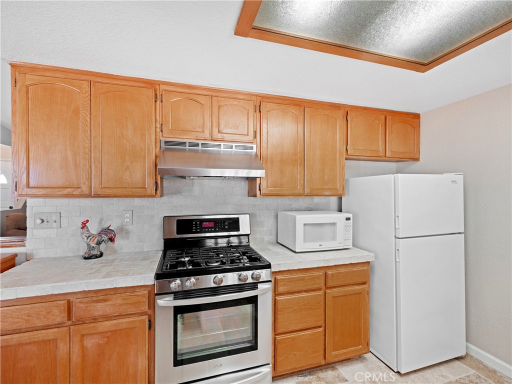 https://media.crmls.org/medias/4d913d7e-59a5-479f-8fd9-bc0fe79fd9c3.jpg?preset=X-Large