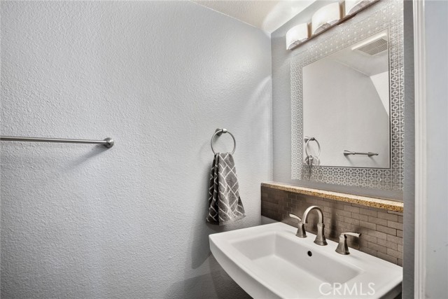 Detail Gallery Image 23 of 40 For 995 Amistad Pl #C,  El Cajon,  CA 92019 - 2 Beds | 1/1 Baths