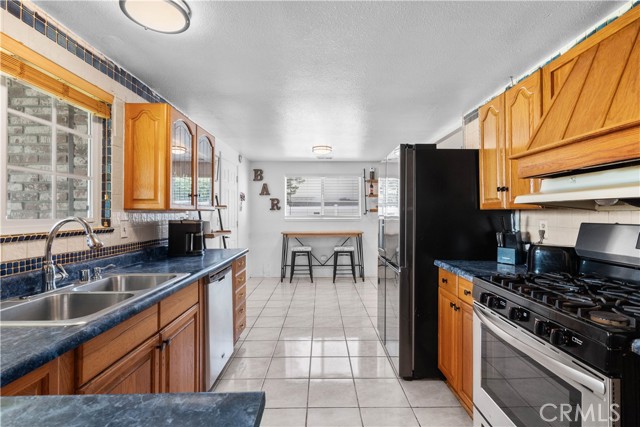19692 Rowan Avenue, Rialto CA: https://media.crmls.org/medias/4d922711-b5e6-47ac-9273-029578d11512.jpg