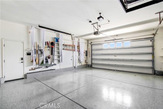 9271 Millionaire Lane, Riverside CA: https://media.crmls.org/medias/4d9284c8-e9c6-4eb8-9629-e3eb9380270e.jpg