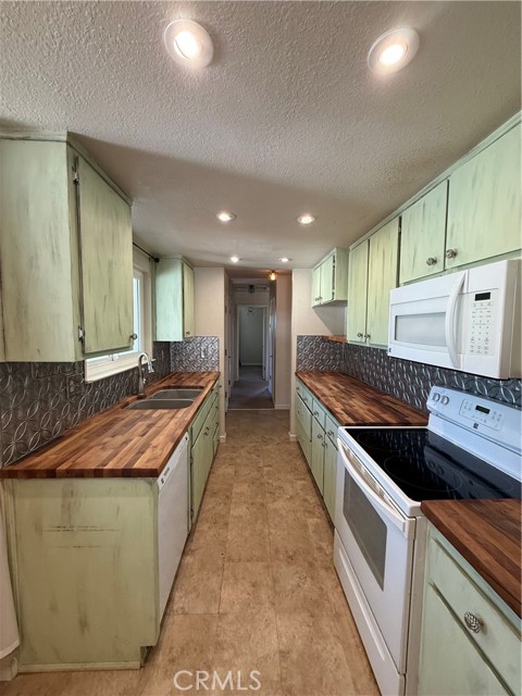 Detail Gallery Image 5 of 32 For 3529 Hilltop, Mariposa,  CA 95338 - 3 Beds | 2 Baths