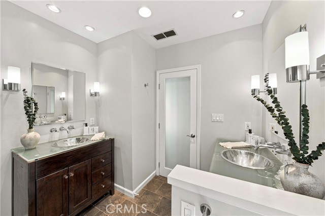4223 Mooncrest Place photo 17